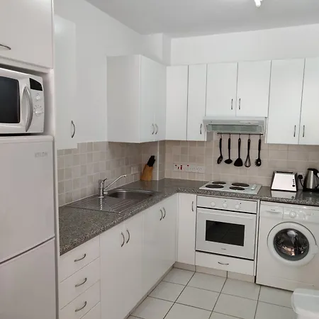 Cyprus-2 Bedrooms Both Ensuite Pool Patios Wifi Ferienhaus *