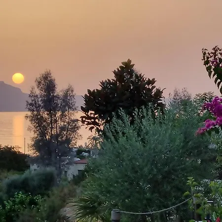 Cyprus-2 Bedrooms Both Ensuite Pool Patios Wifi Semesterbostad