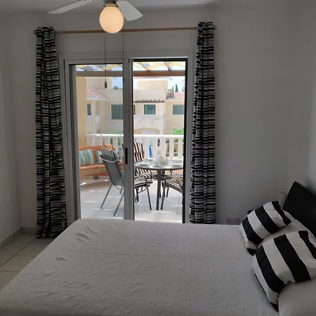 Cyprus-2 Bedrooms Both Ensuite Pool Patios Wifi Semesterbostad *