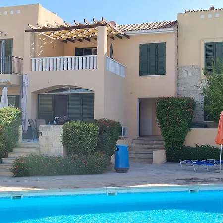 Cyprus-2 Bedrooms Both Ensuite Pool Patios Wifi Ferienhaus *