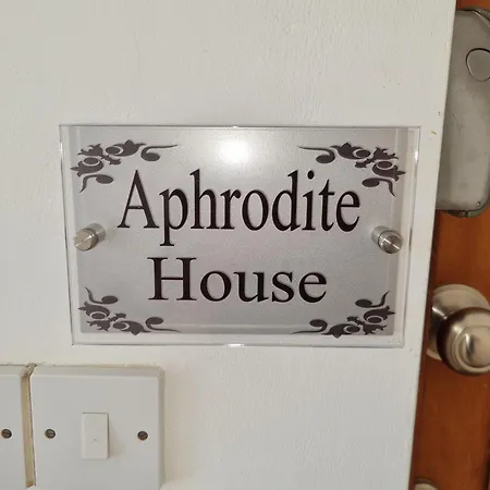 Ferienhaus Cyprus-2 Bedrooms Both Ensuite Pool Patios Wifi *