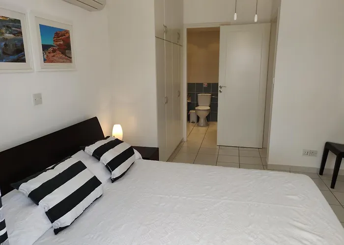 Cyprus-2 Bedrooms Both Ensuite Pool Patios Wifi 別荘 *