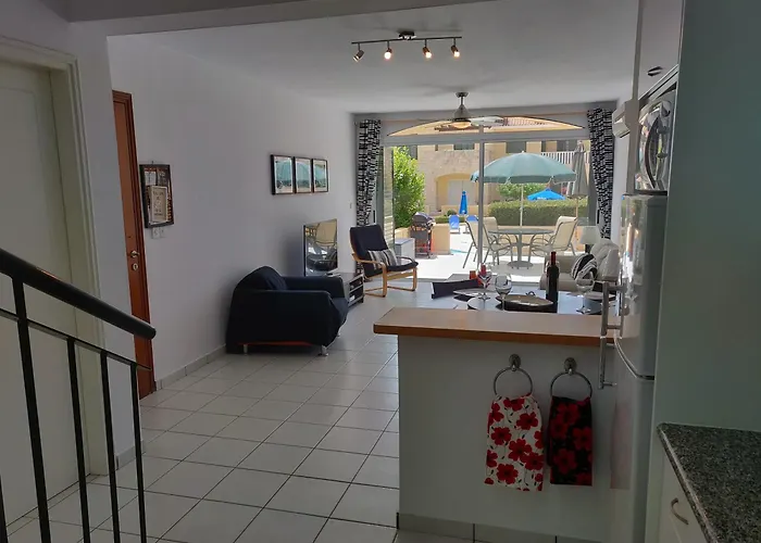 Cyprus-2 Bedrooms Both Ensuite Pool Patios Wifi 別荘 Polis