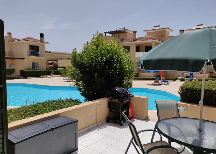 別荘 Cyprus-2 Bedrooms Both Ensuite Pool Patios Wifi